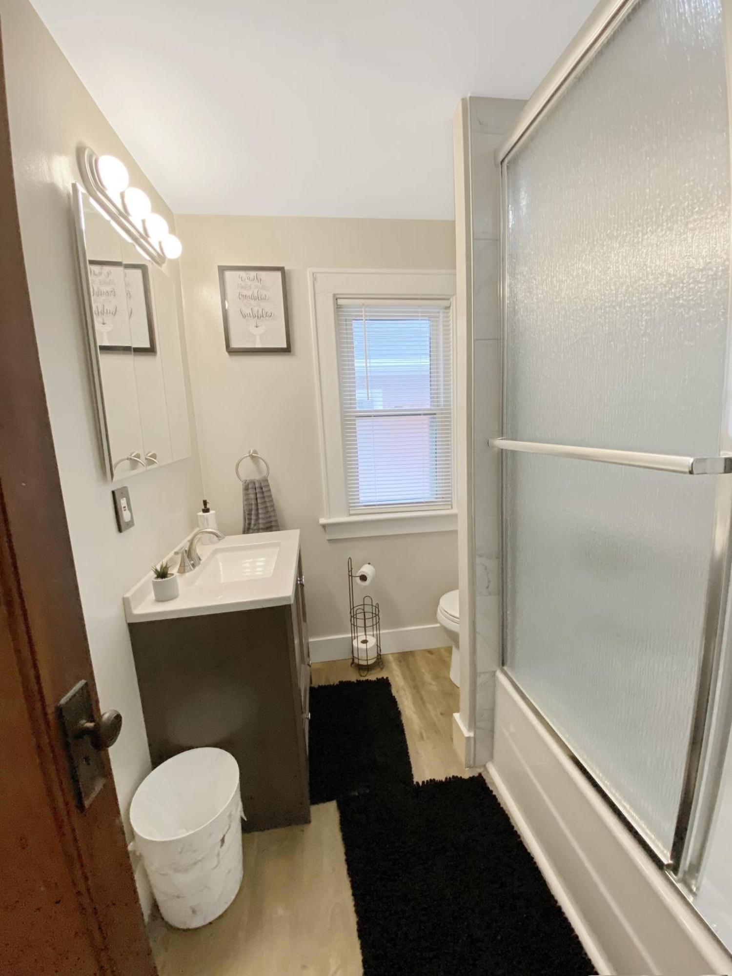 Lux 3Br, Steps From Airport, U Of R & Grocery Stores Rochester Eksteriør billede