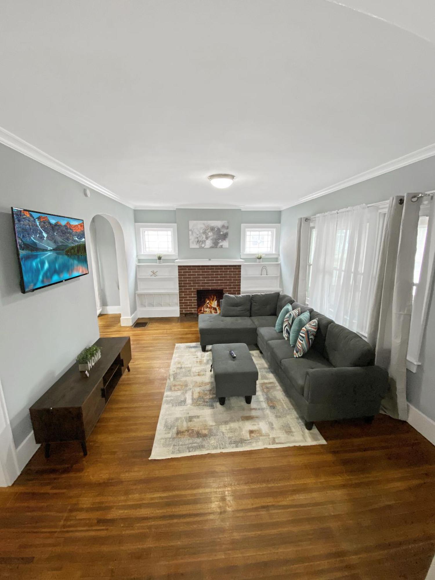 Lux 3Br, Steps From Airport, U Of R & Grocery Stores Rochester Eksteriør billede