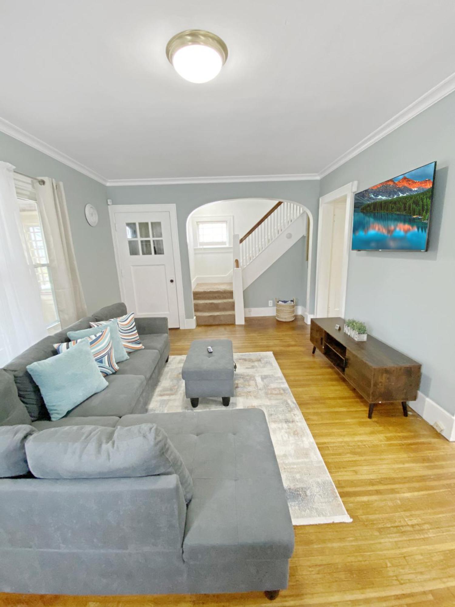 Lux 3Br, Steps From Airport, U Of R & Grocery Stores Rochester Eksteriør billede