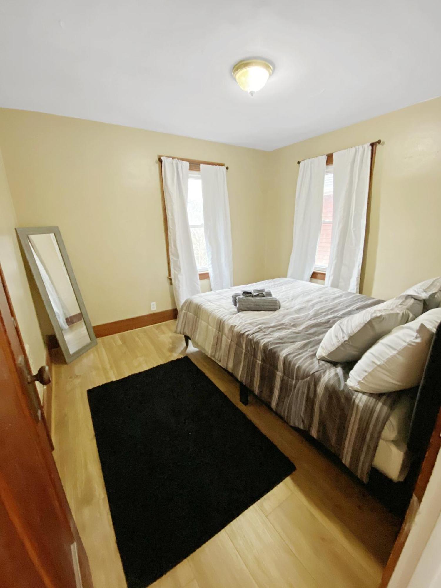 Lux 3Br, Steps From Airport, U Of R & Grocery Stores Rochester Eksteriør billede