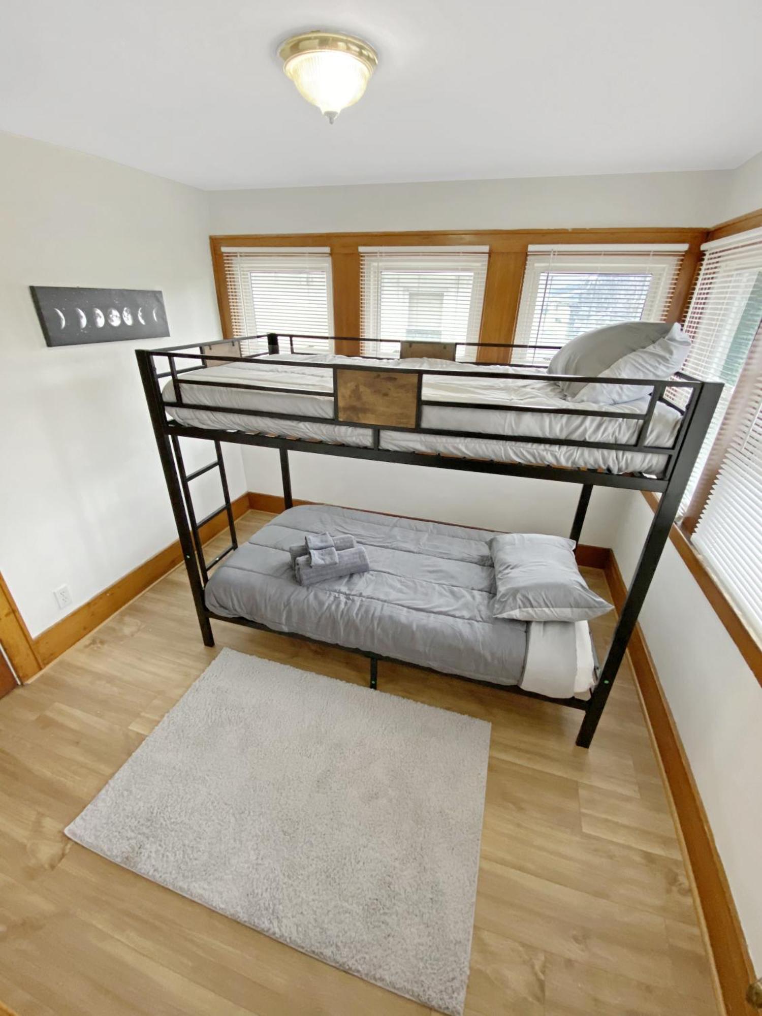 Lux 3Br, Steps From Airport, U Of R & Grocery Stores Rochester Eksteriør billede